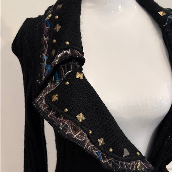 Sioni Black Knit Cardigan - Picture 3 of 9